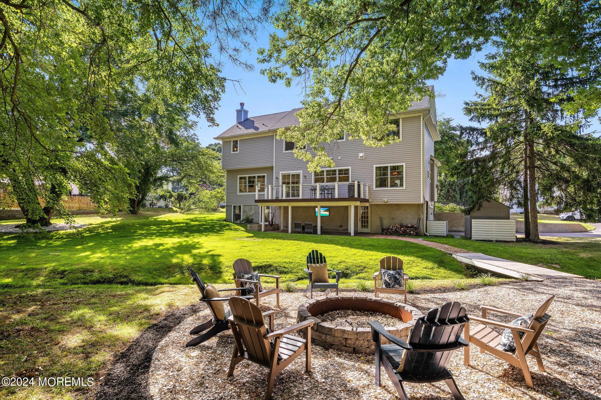 34 Hendrickson Place