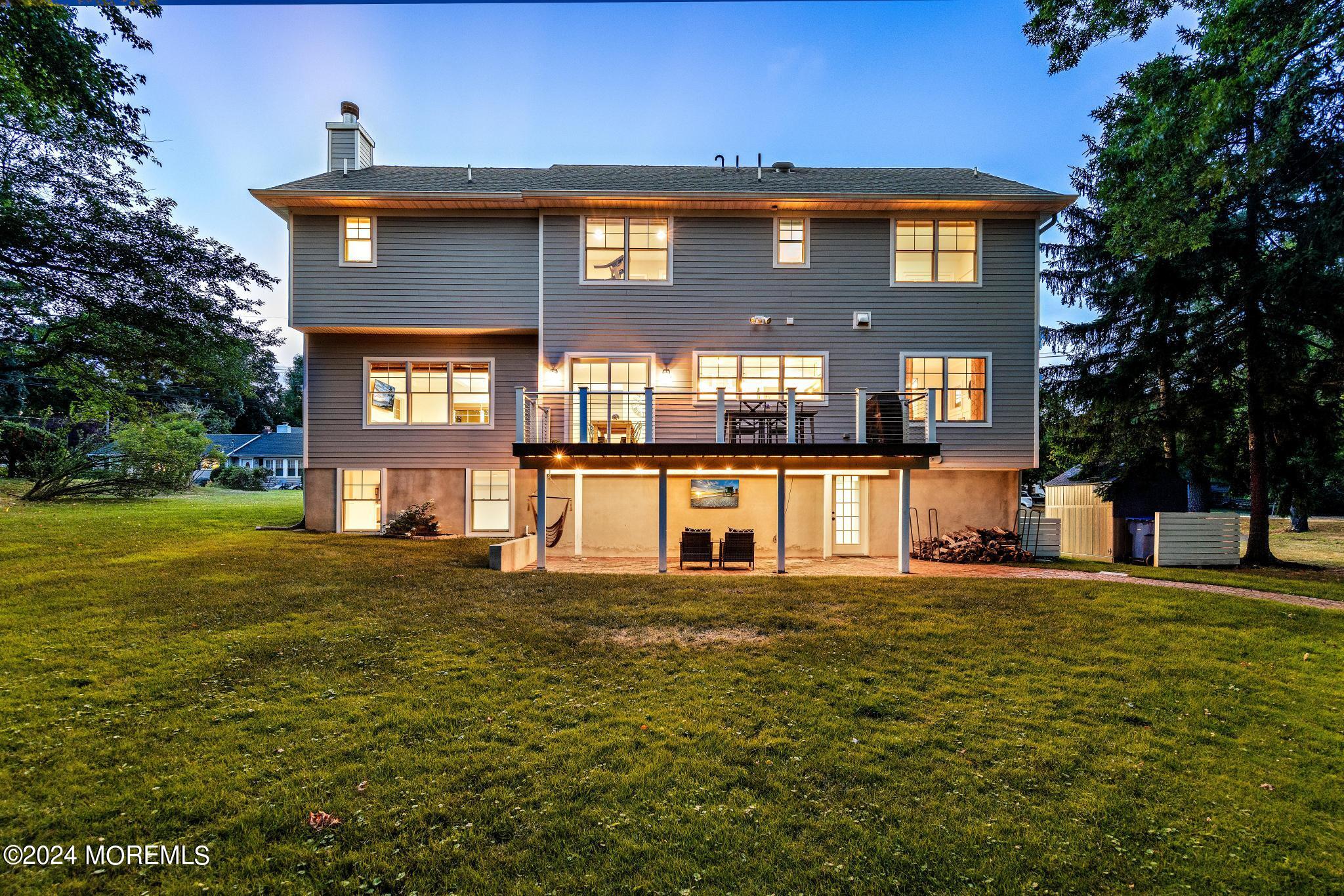 34 Hendrickson Place