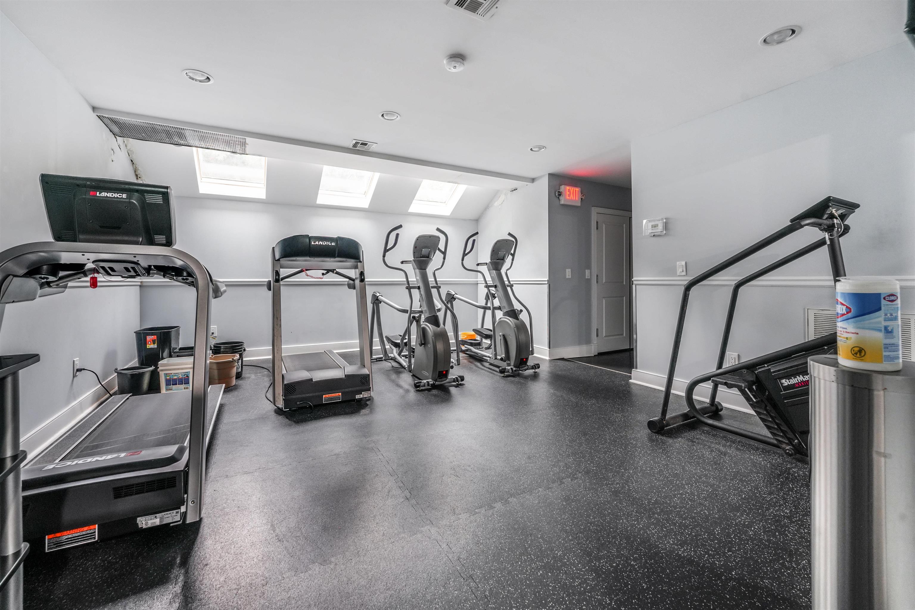456 9TH ST Unit: 5