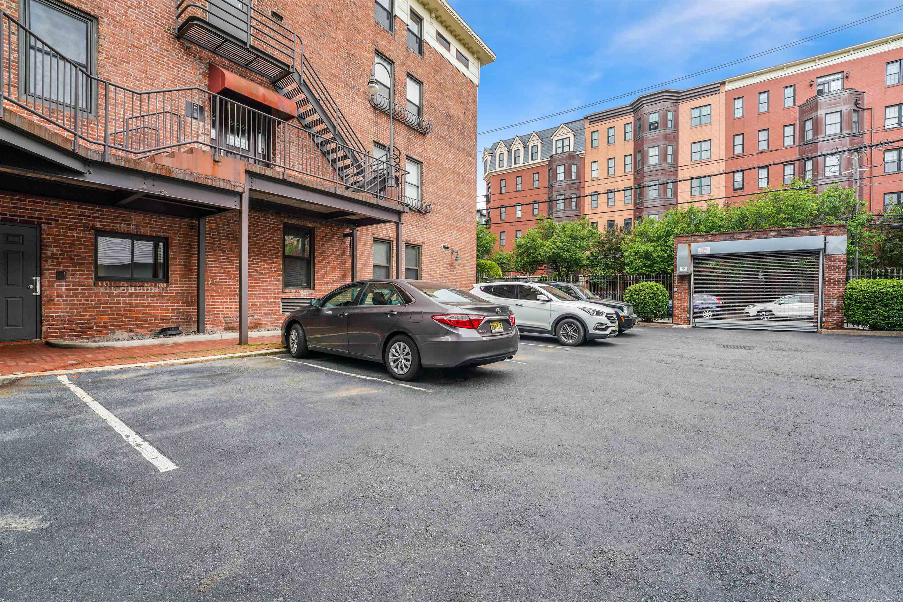 456 9TH ST Unit: 5