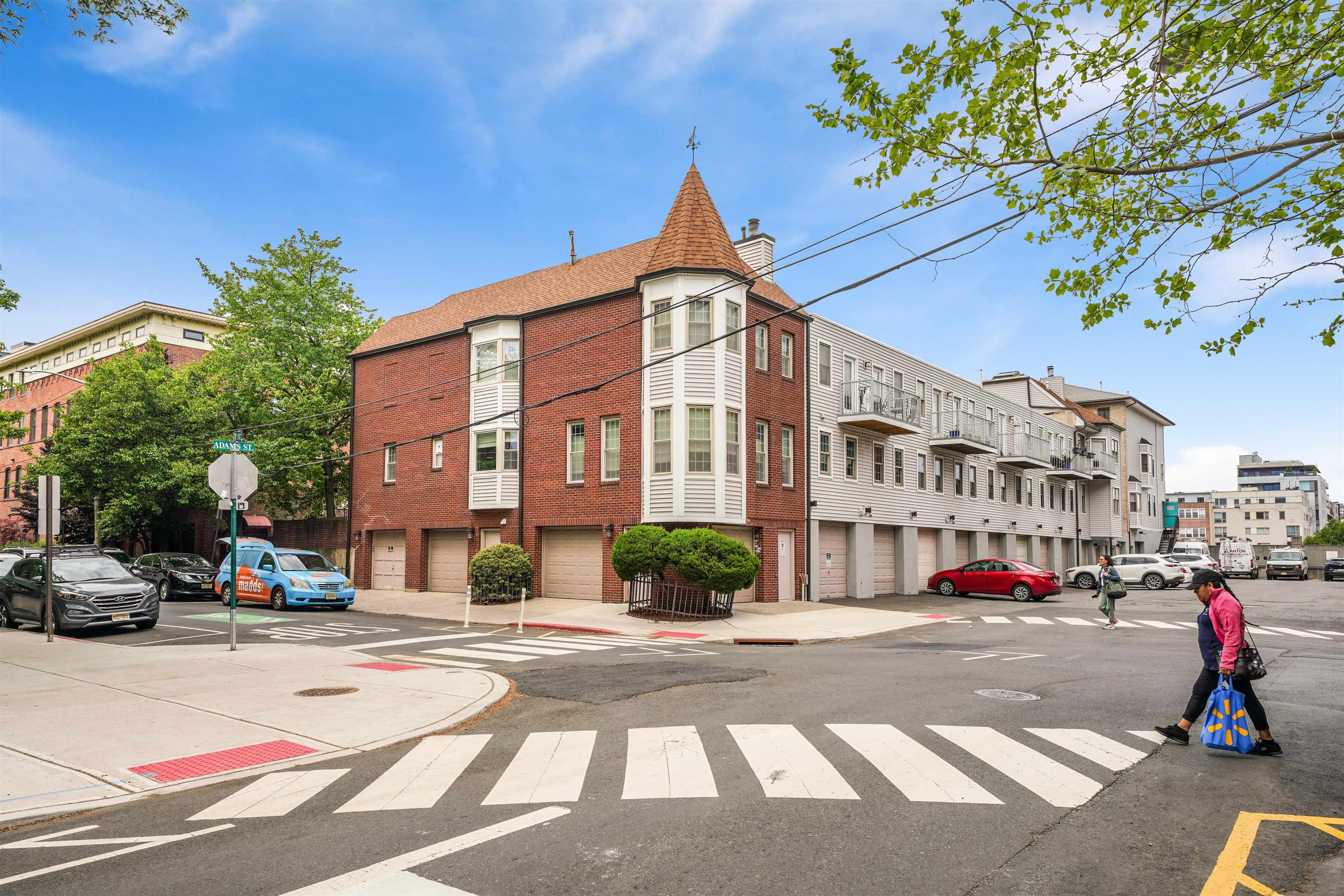 456 9TH ST Unit: 5