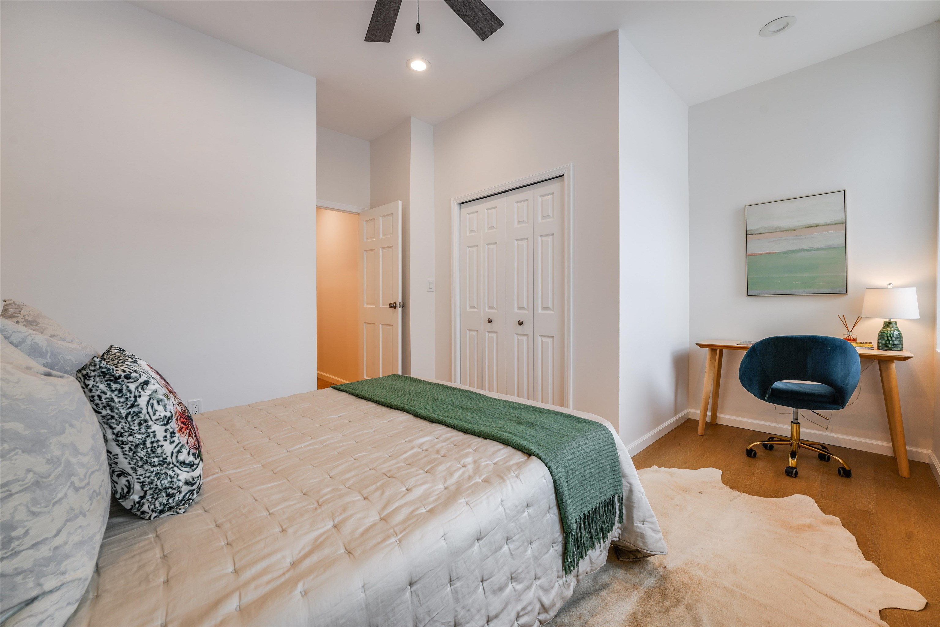 456 9TH ST Unit: 5