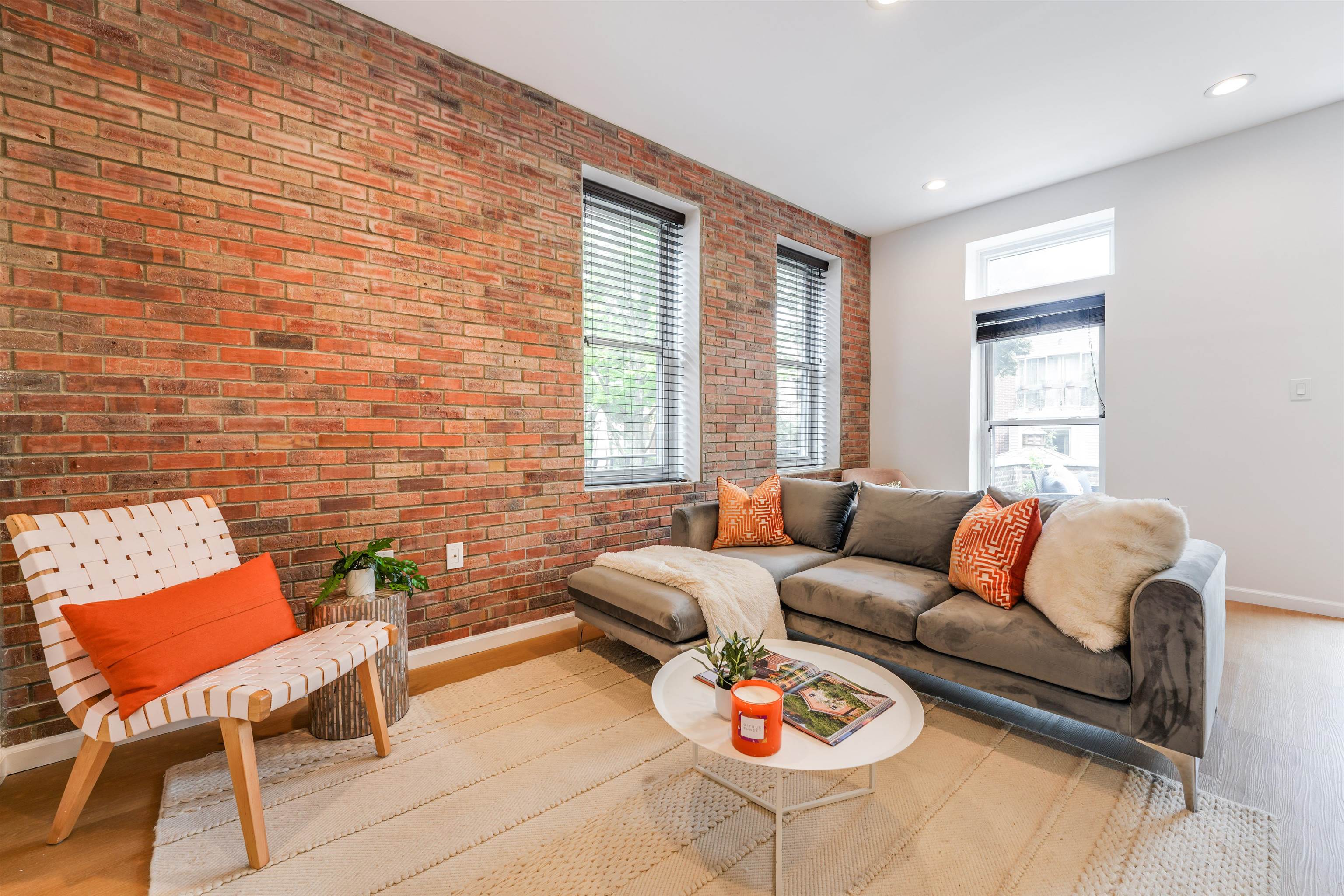 456 9TH ST Unit: 5