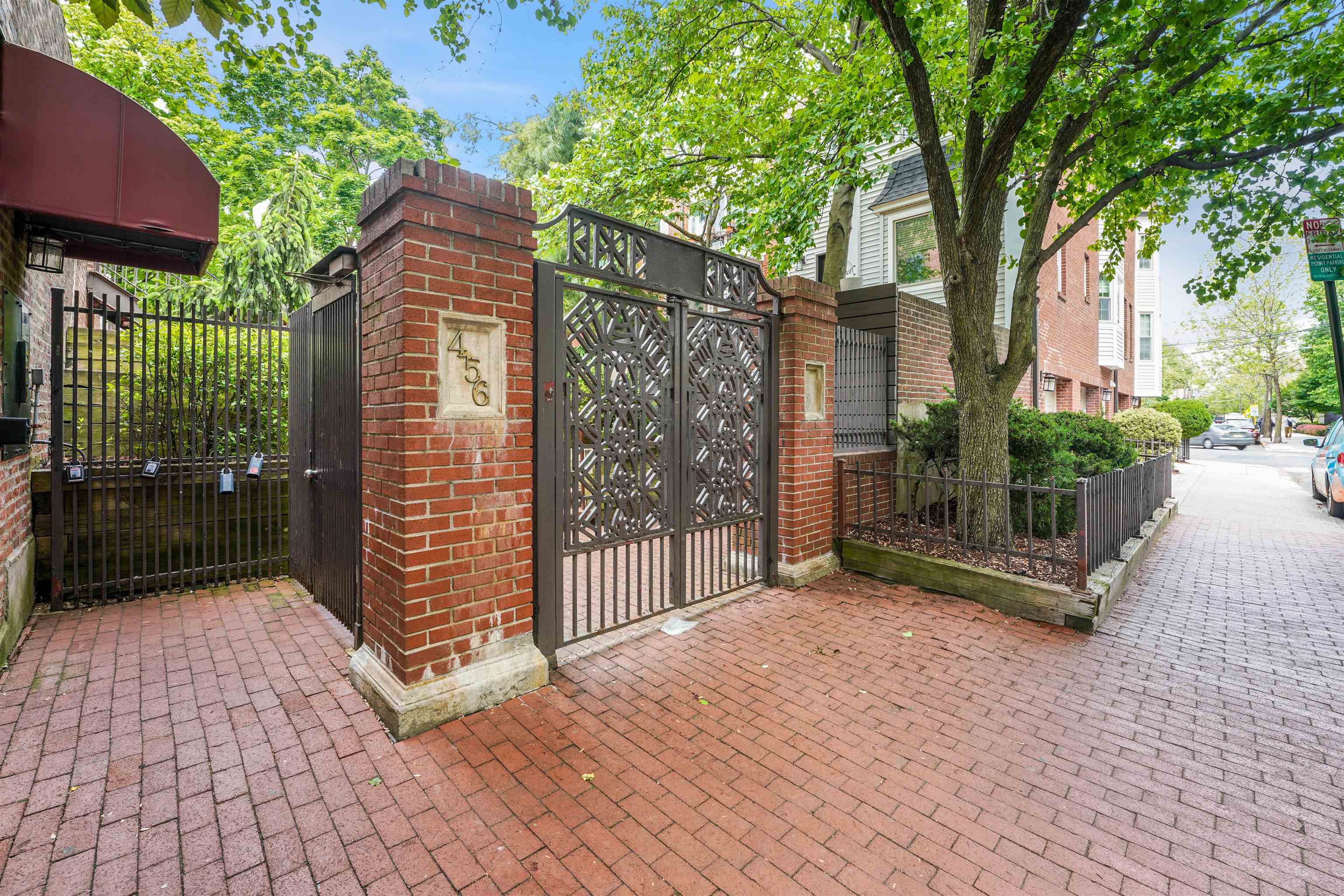 456 9TH ST Unit: 5