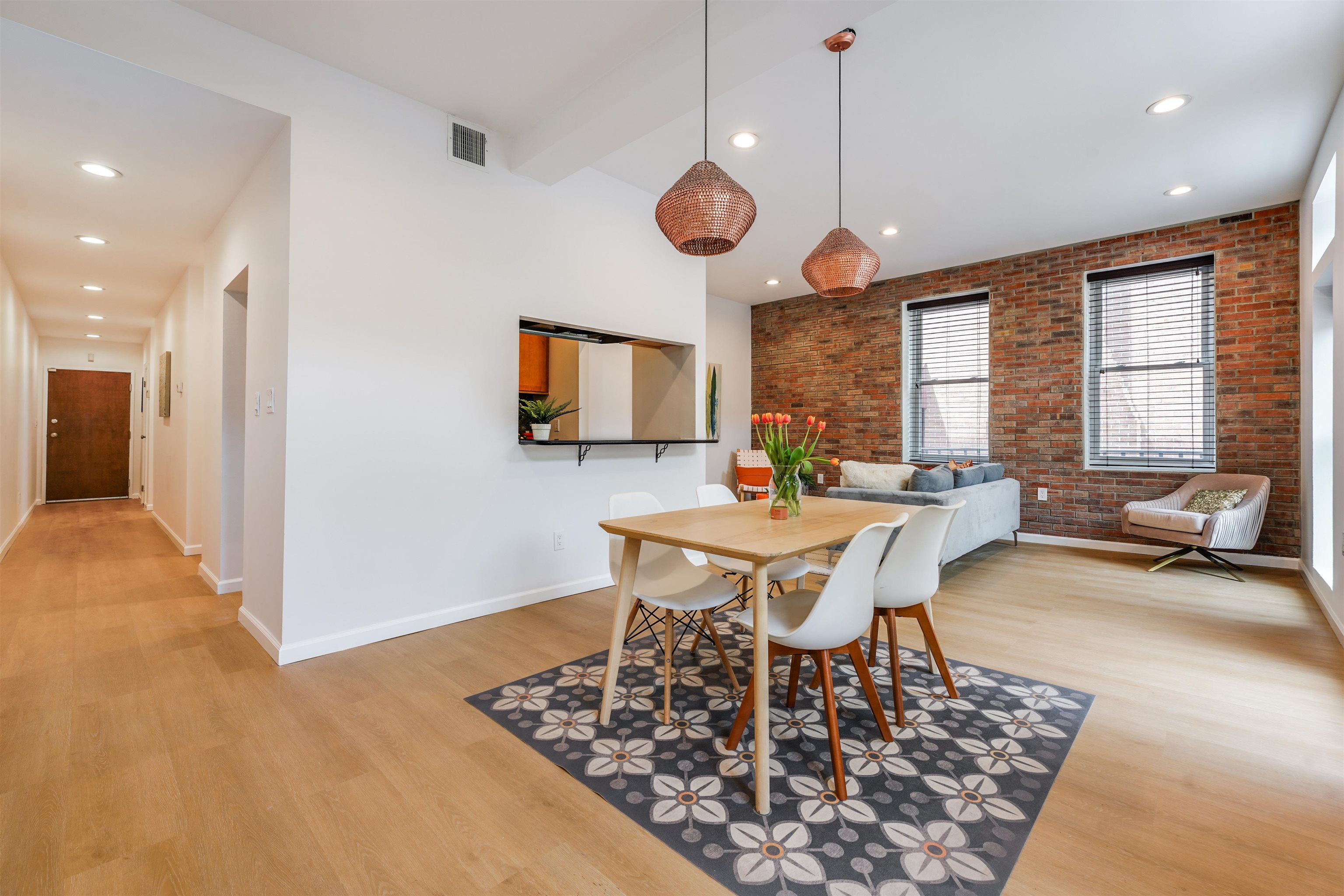 456 9TH ST Unit: 5