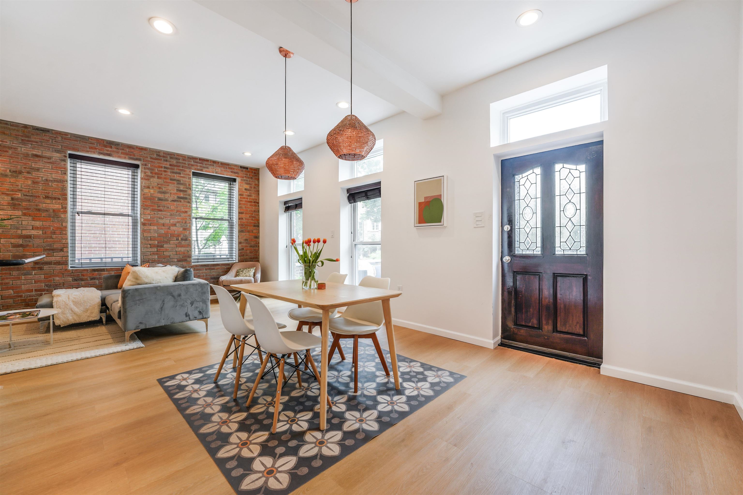 456 9TH ST Unit: 5
