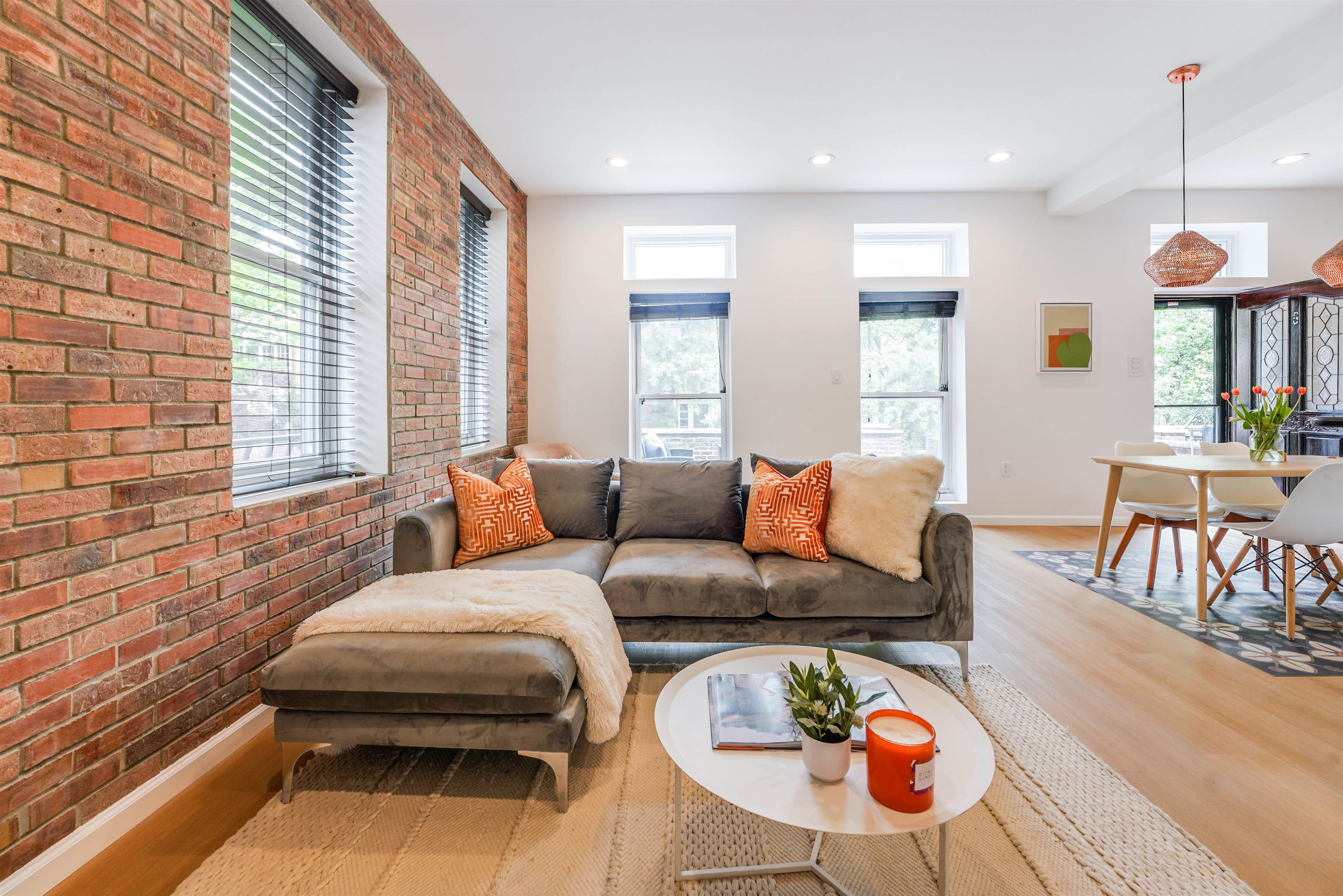 456 9TH ST Unit: 5