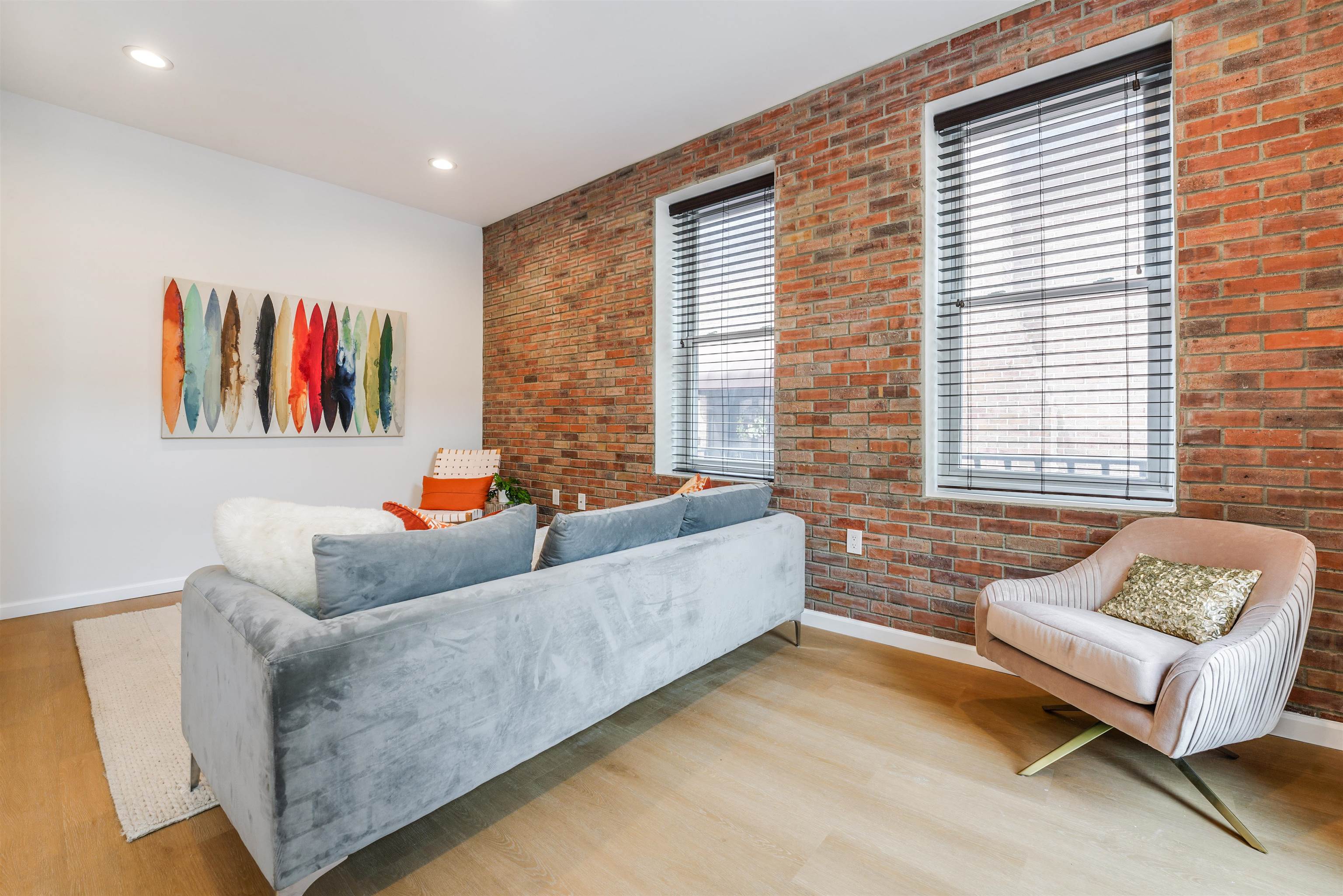 456 9TH ST Unit: 5