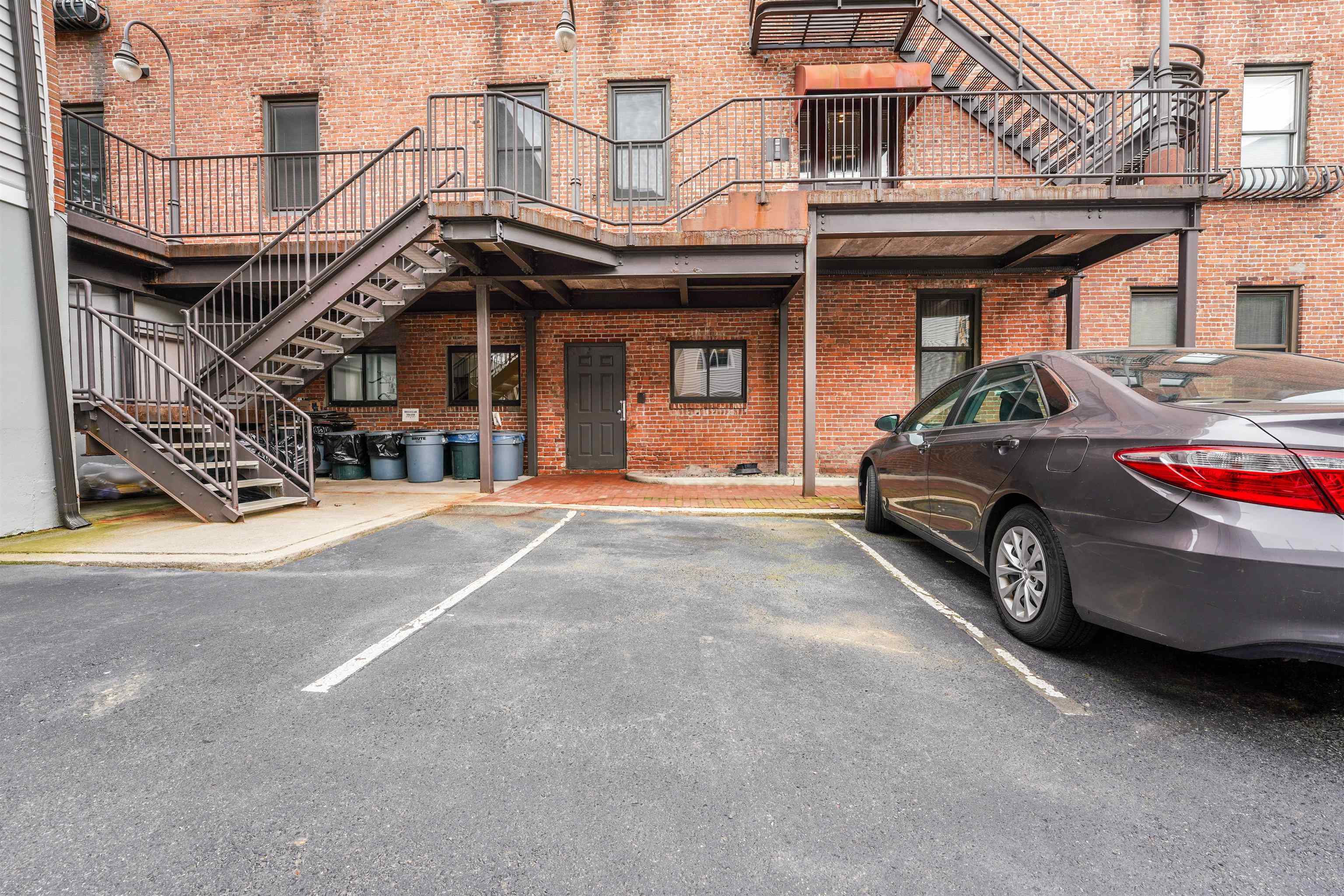 456 9TH ST Unit: 5