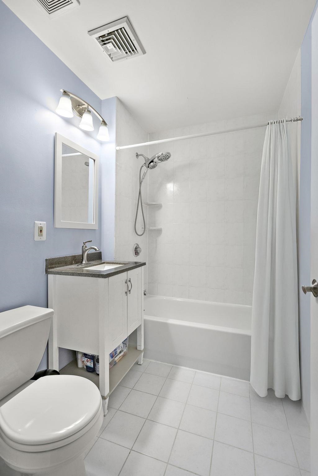 416 GRAND ST Unit: 2B