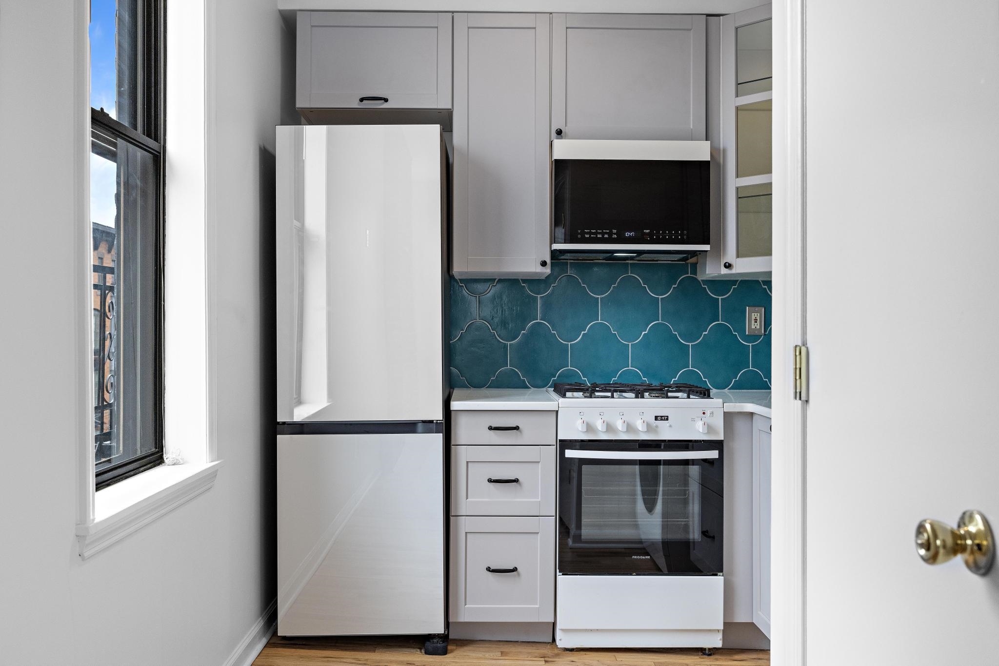 601 1ST ST Unit: 6