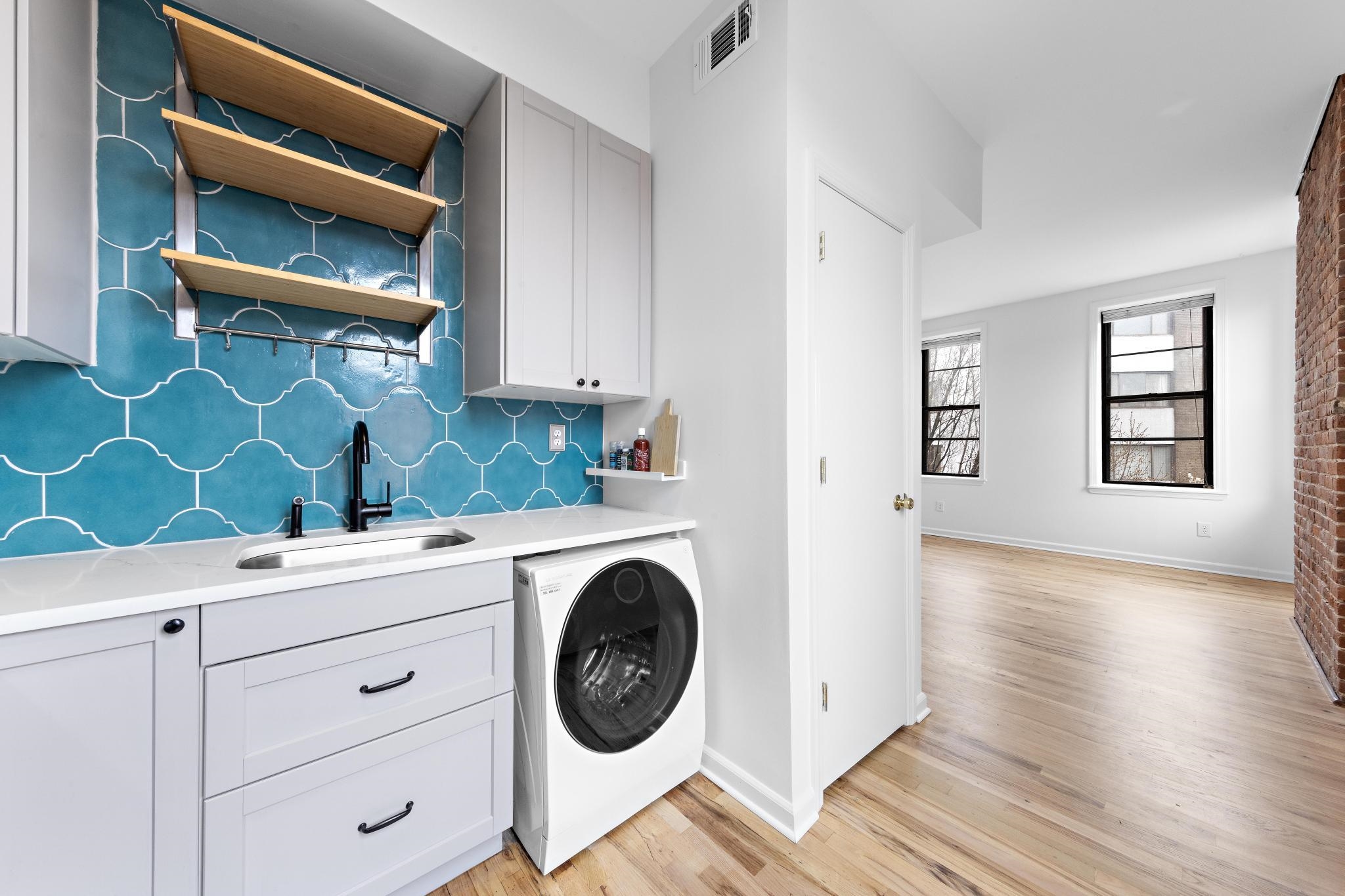 601 1ST ST Unit: 6