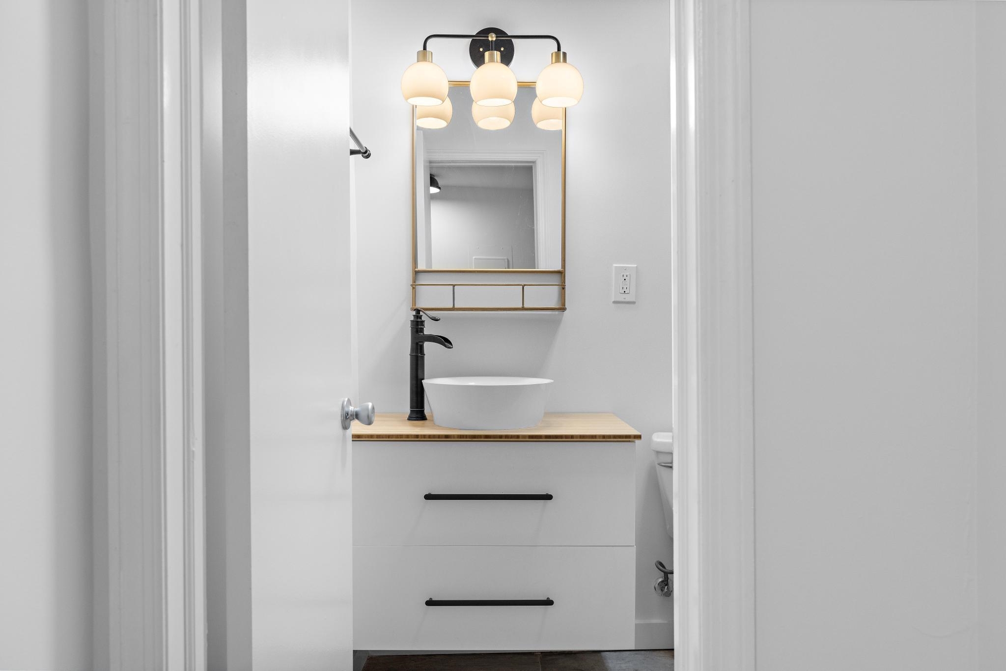 601 1ST ST Unit: 6