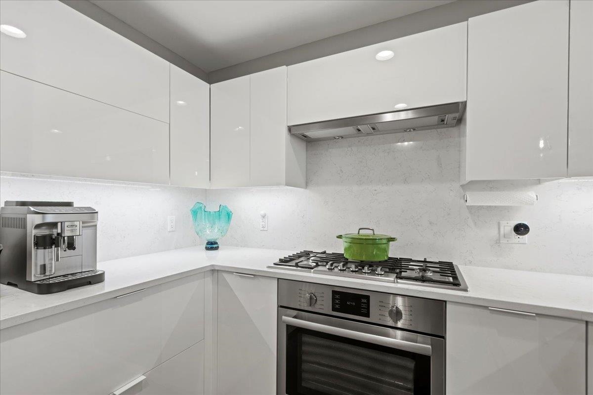 9 AVENUE AT PORT IMPERIAL Unit: 313