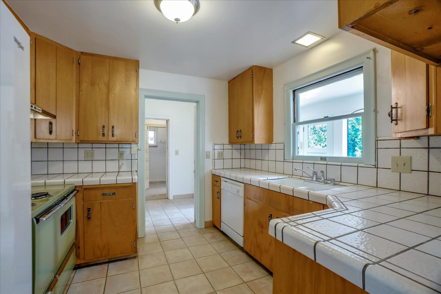 62 Mountain View Avenue