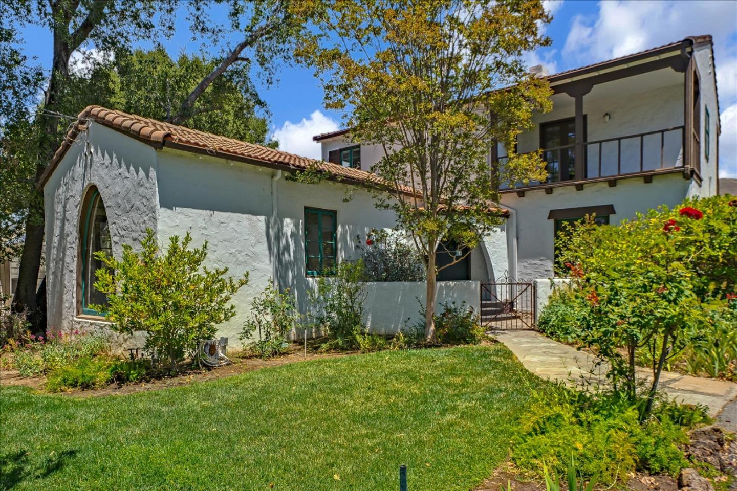 62 Mountain View Avenue