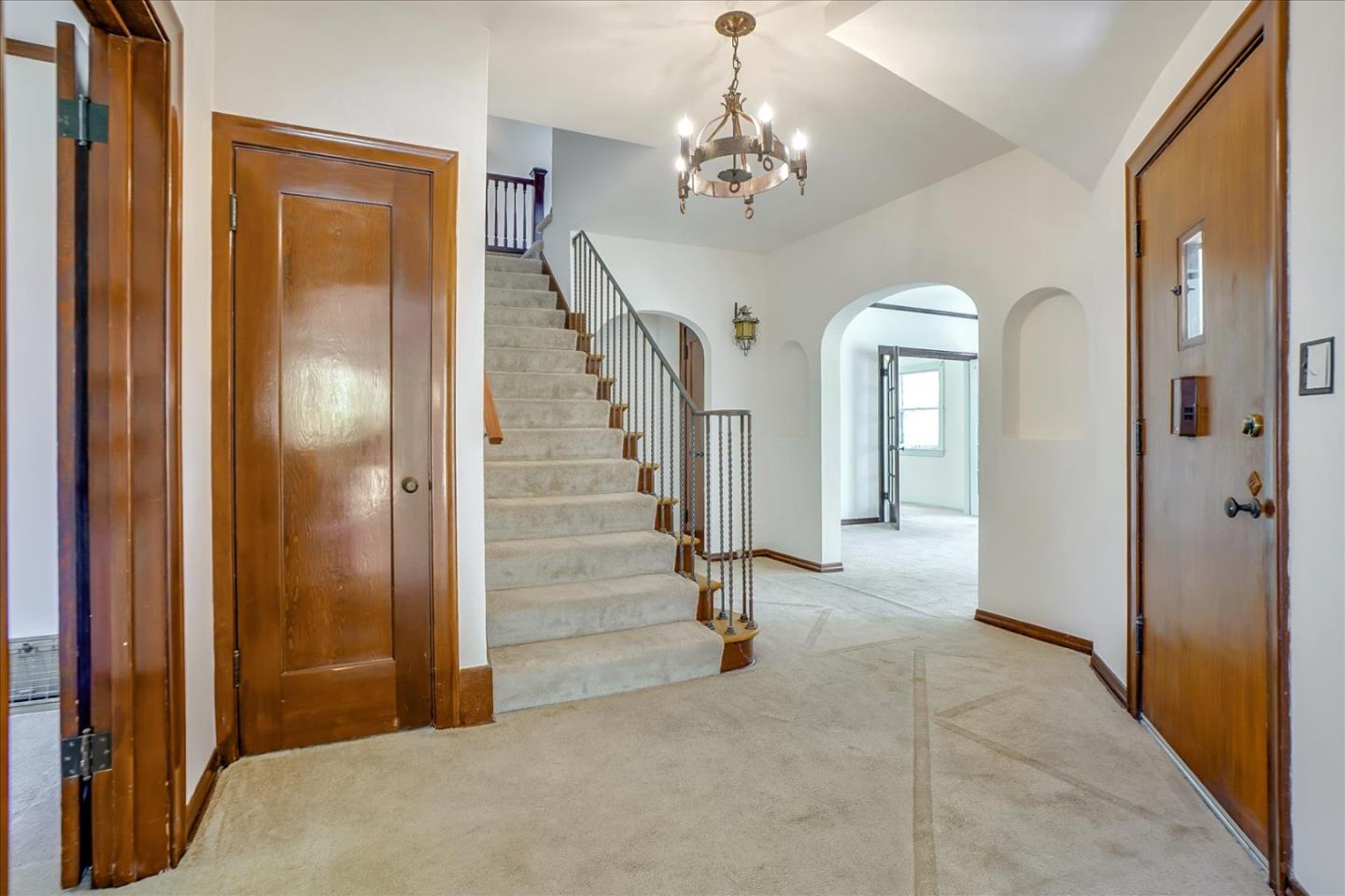 62 Mountain View Avenue