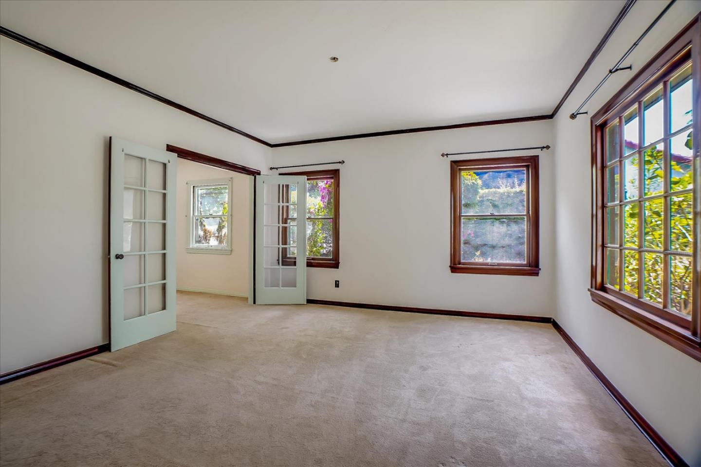 62 Mountain View Avenue