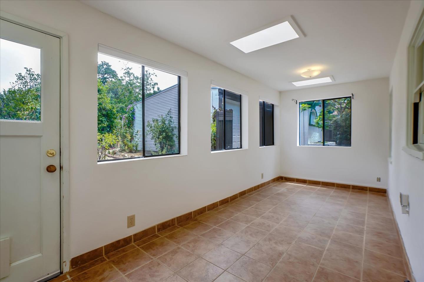 62 Mountain View Avenue