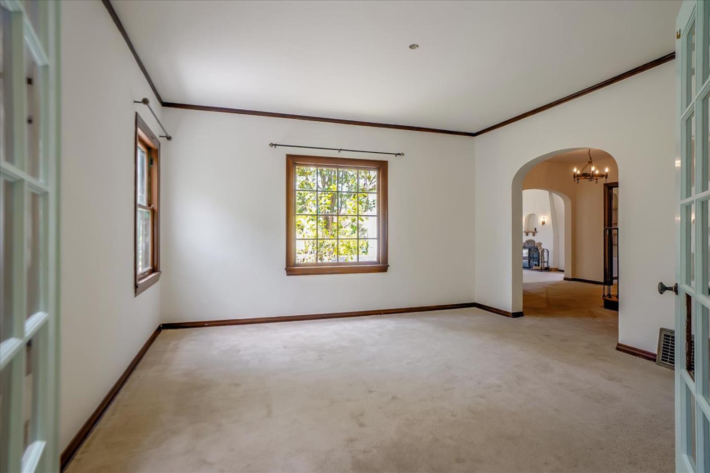 62 Mountain View Avenue