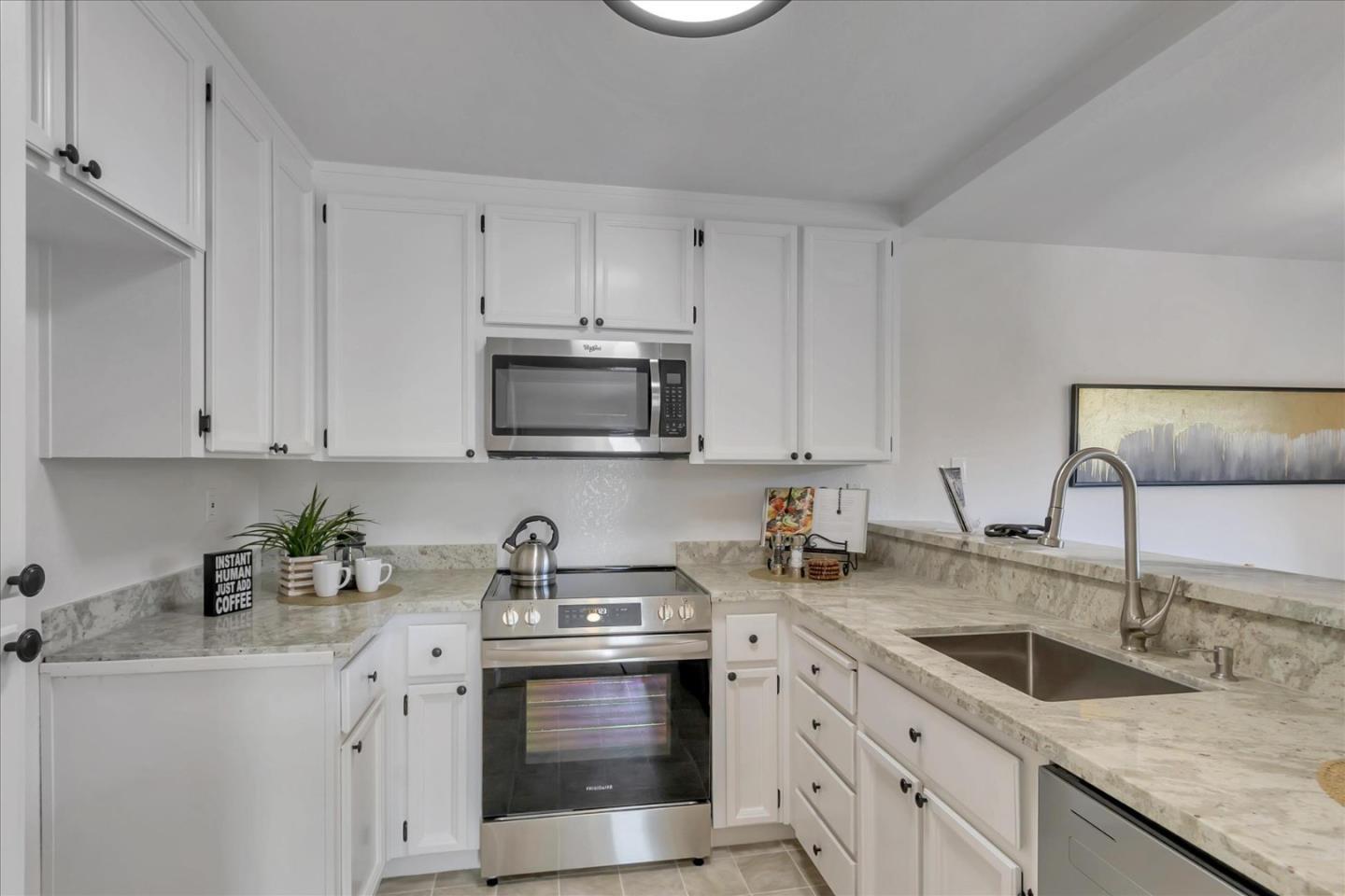 1511 La Terrace Circle Unit: 283