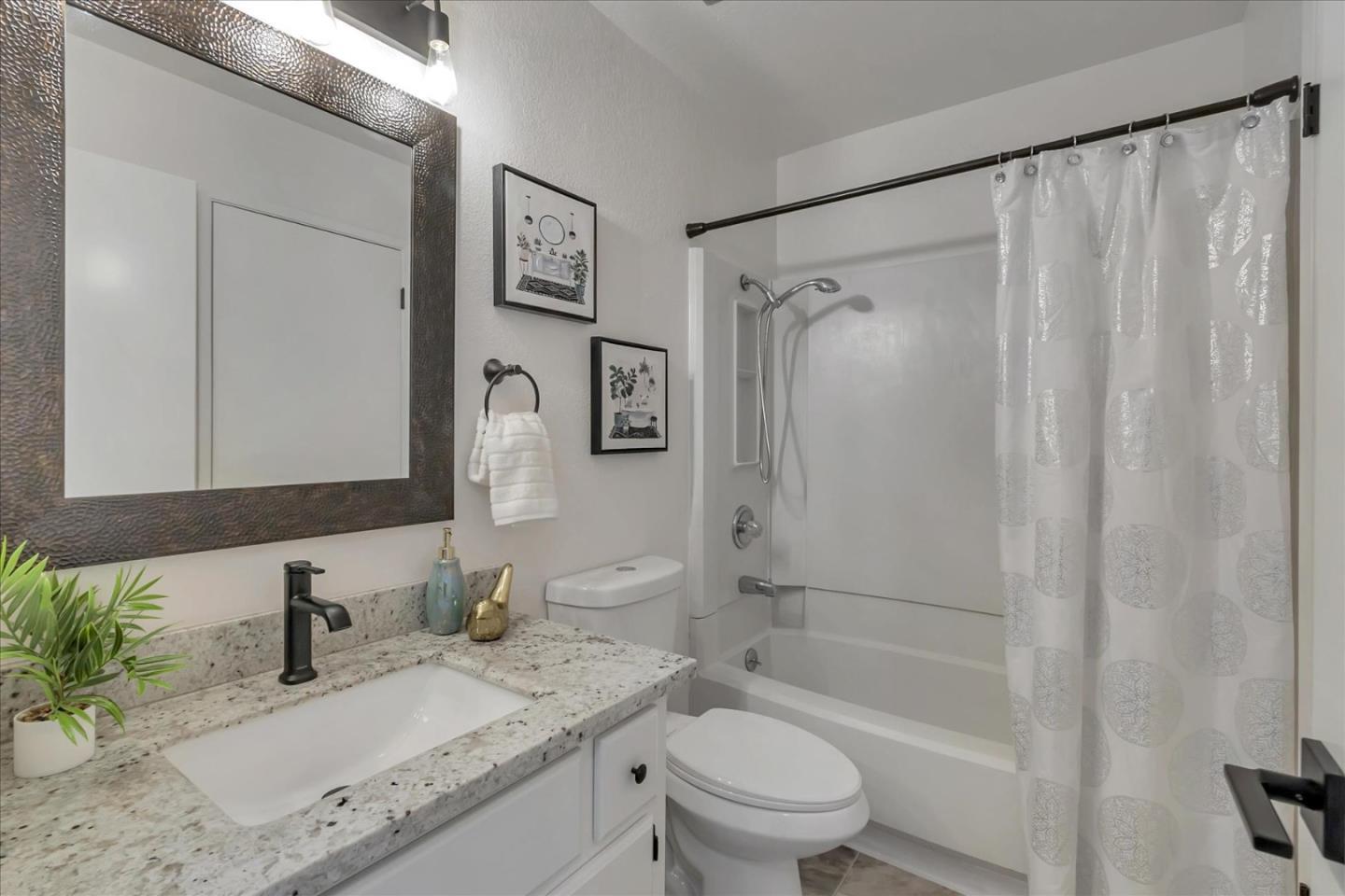 1511 La Terrace Circle Unit: 283