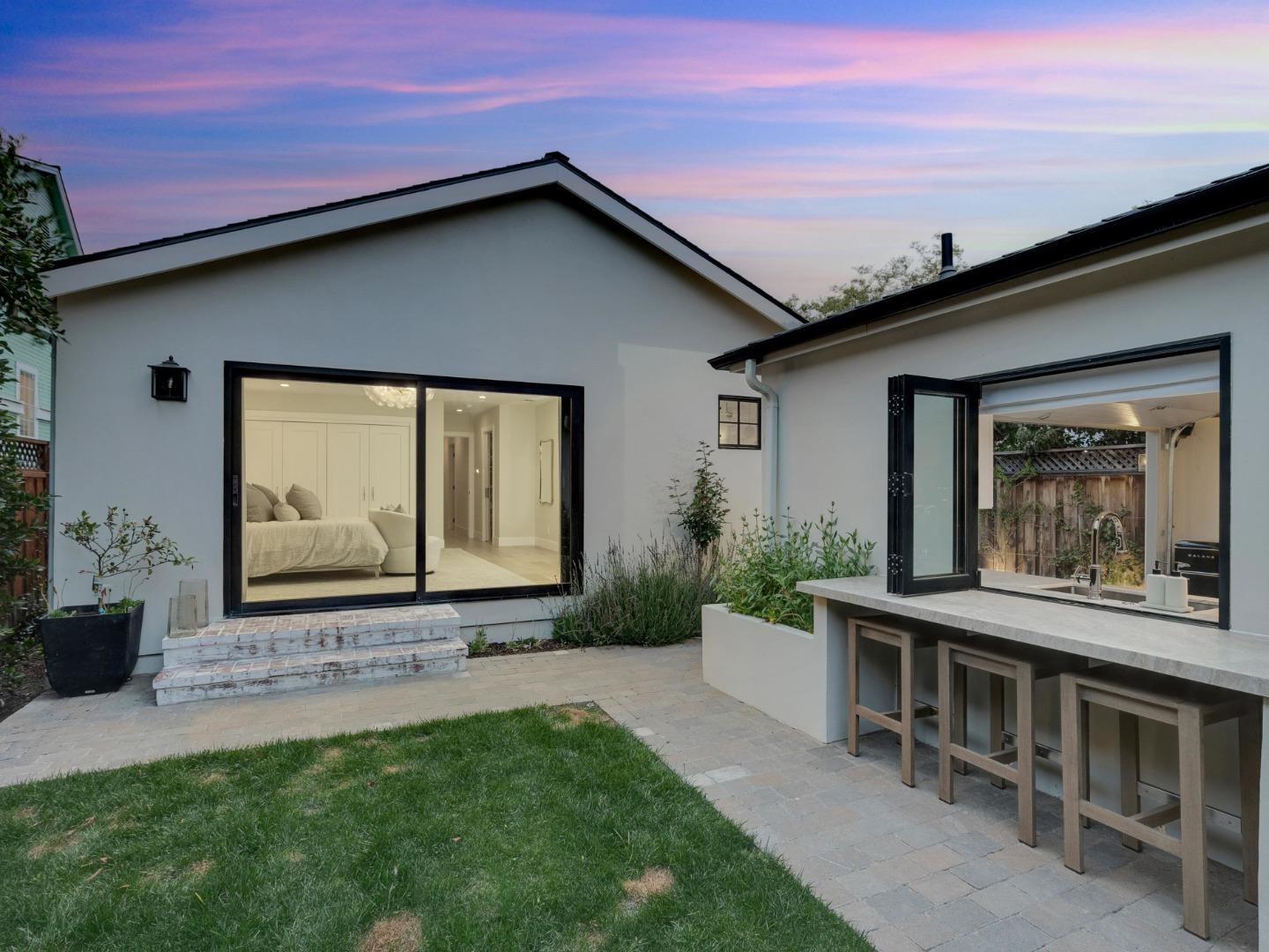 1364 Magnolia AVE