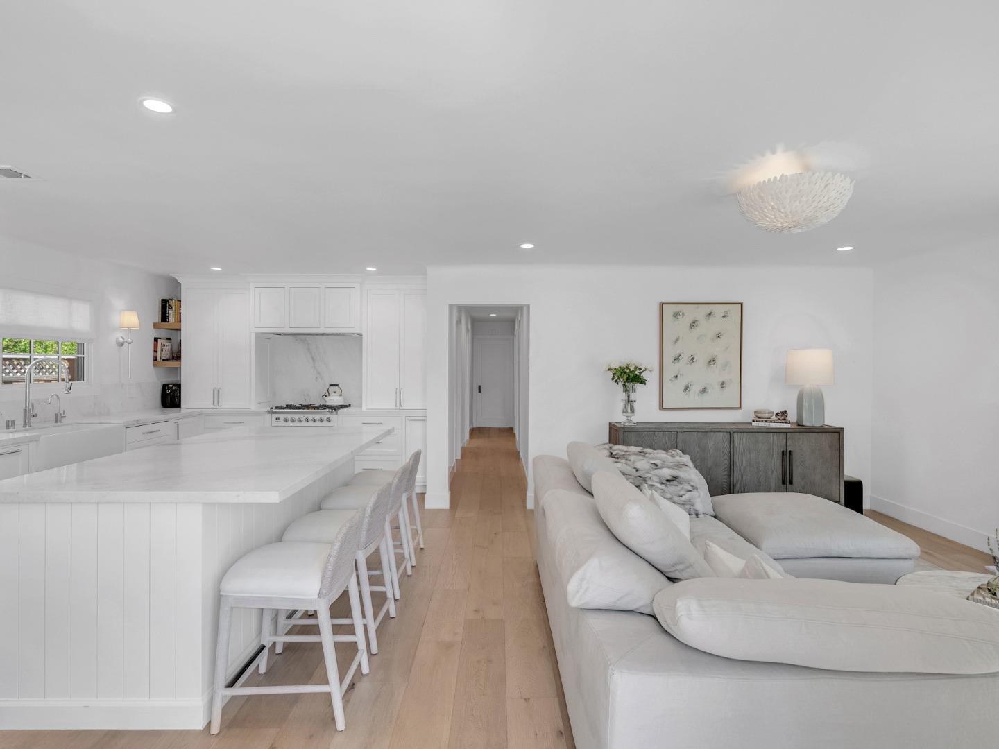1364 Magnolia AVE
