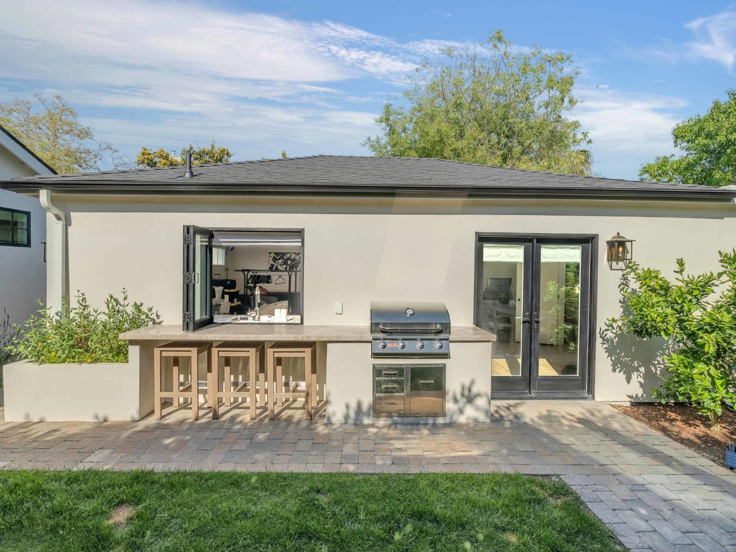 1364 Magnolia AVE