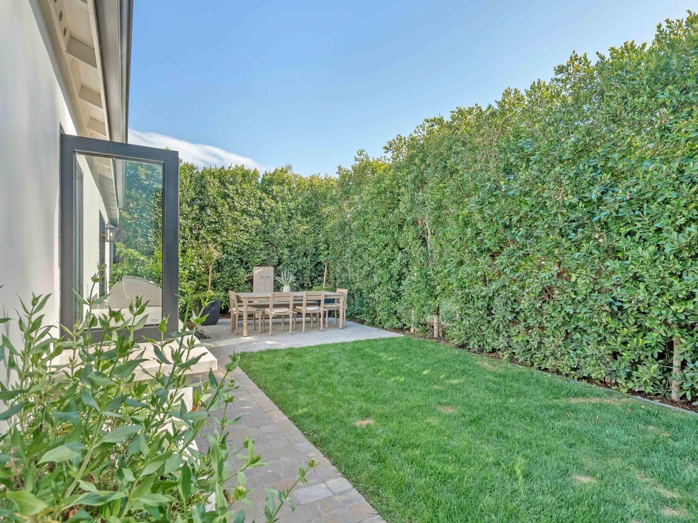 1364 Magnolia AVE