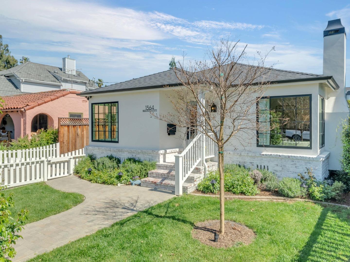 1364 Magnolia AVE