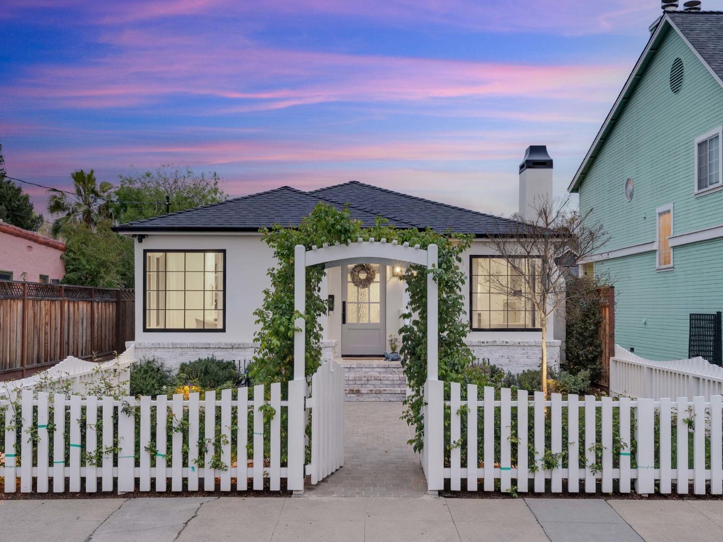 1364 Magnolia AVE