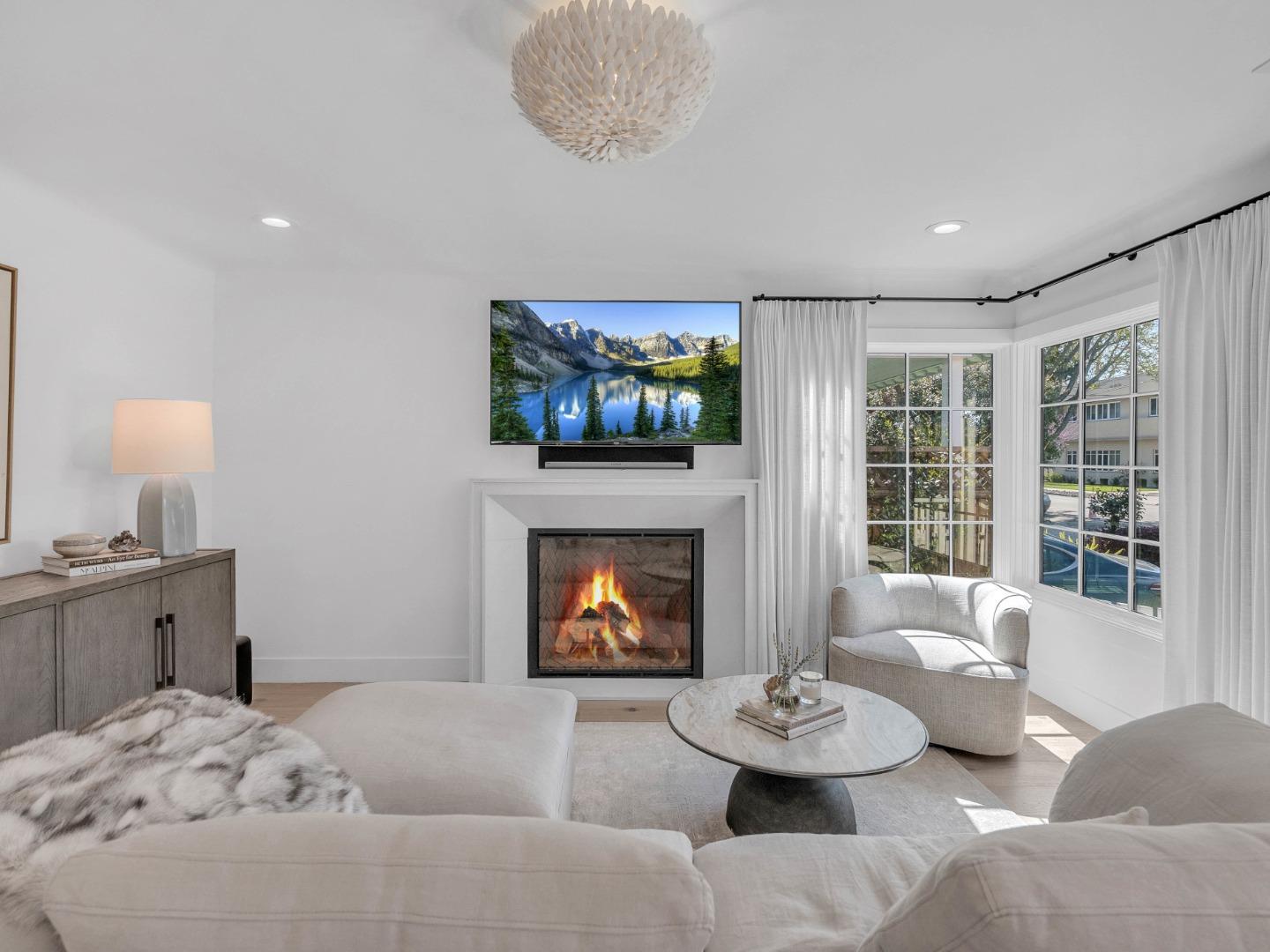 1364 Magnolia AVE