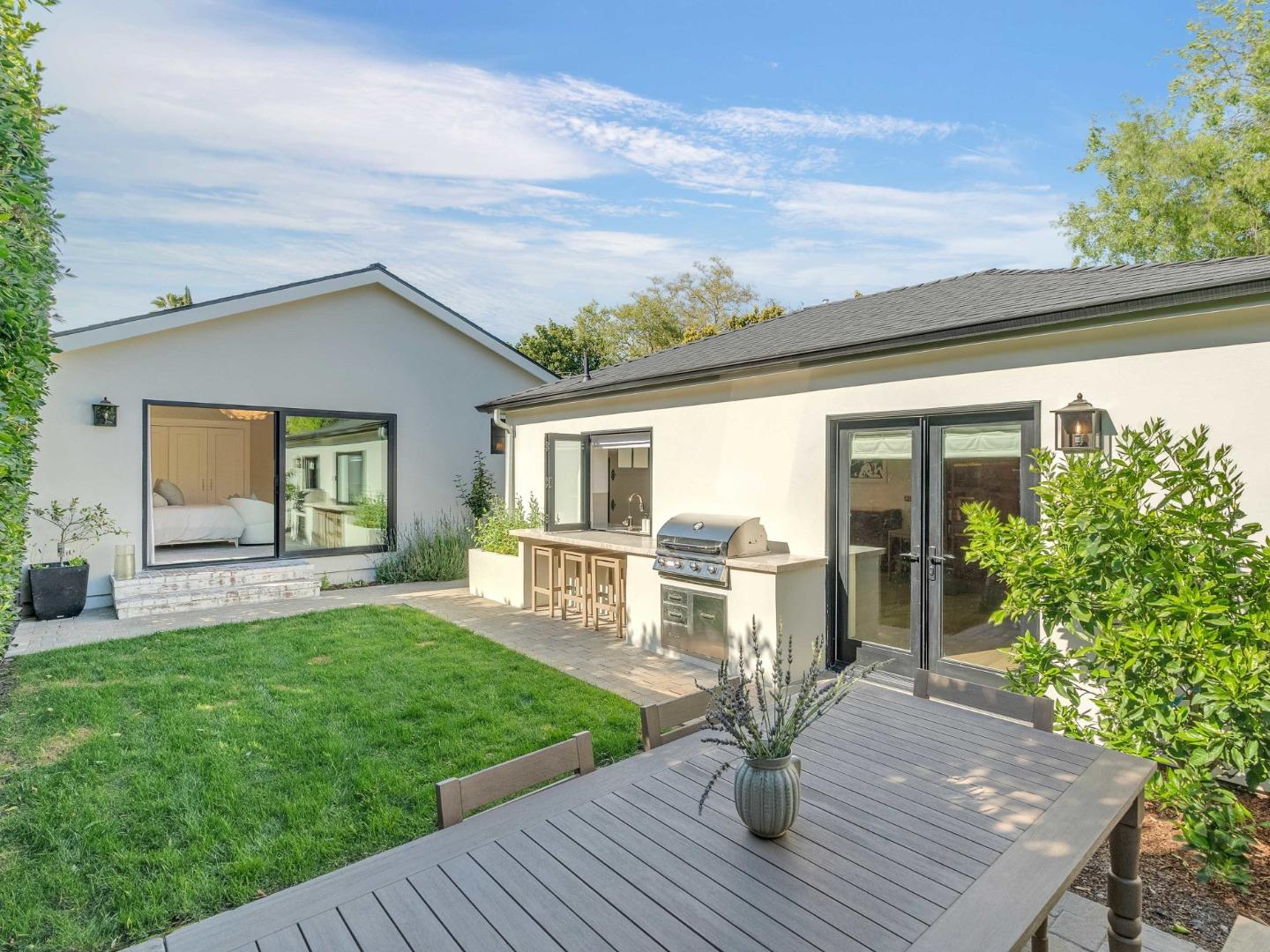 1364 Magnolia AVE