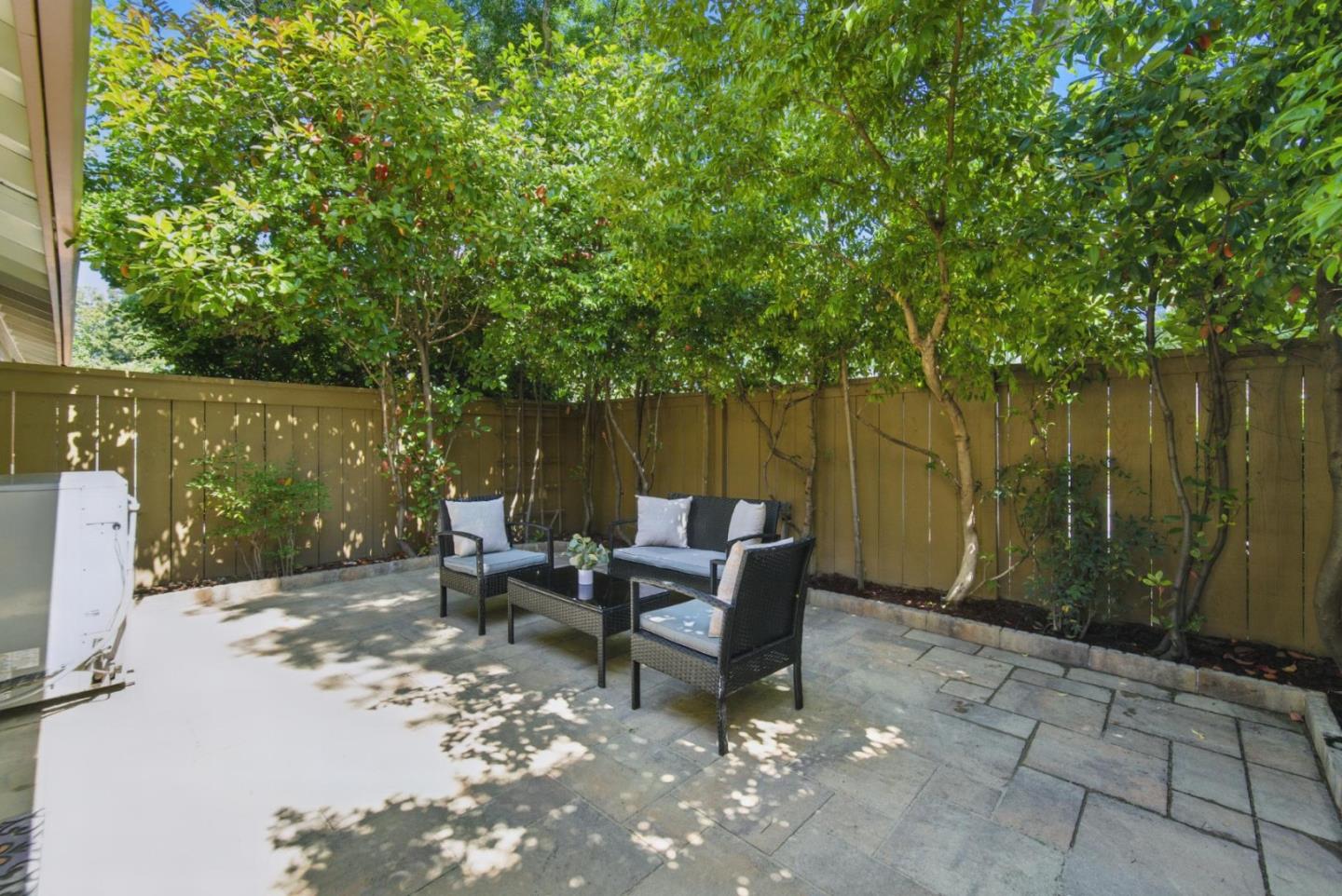 2082 Wente Way