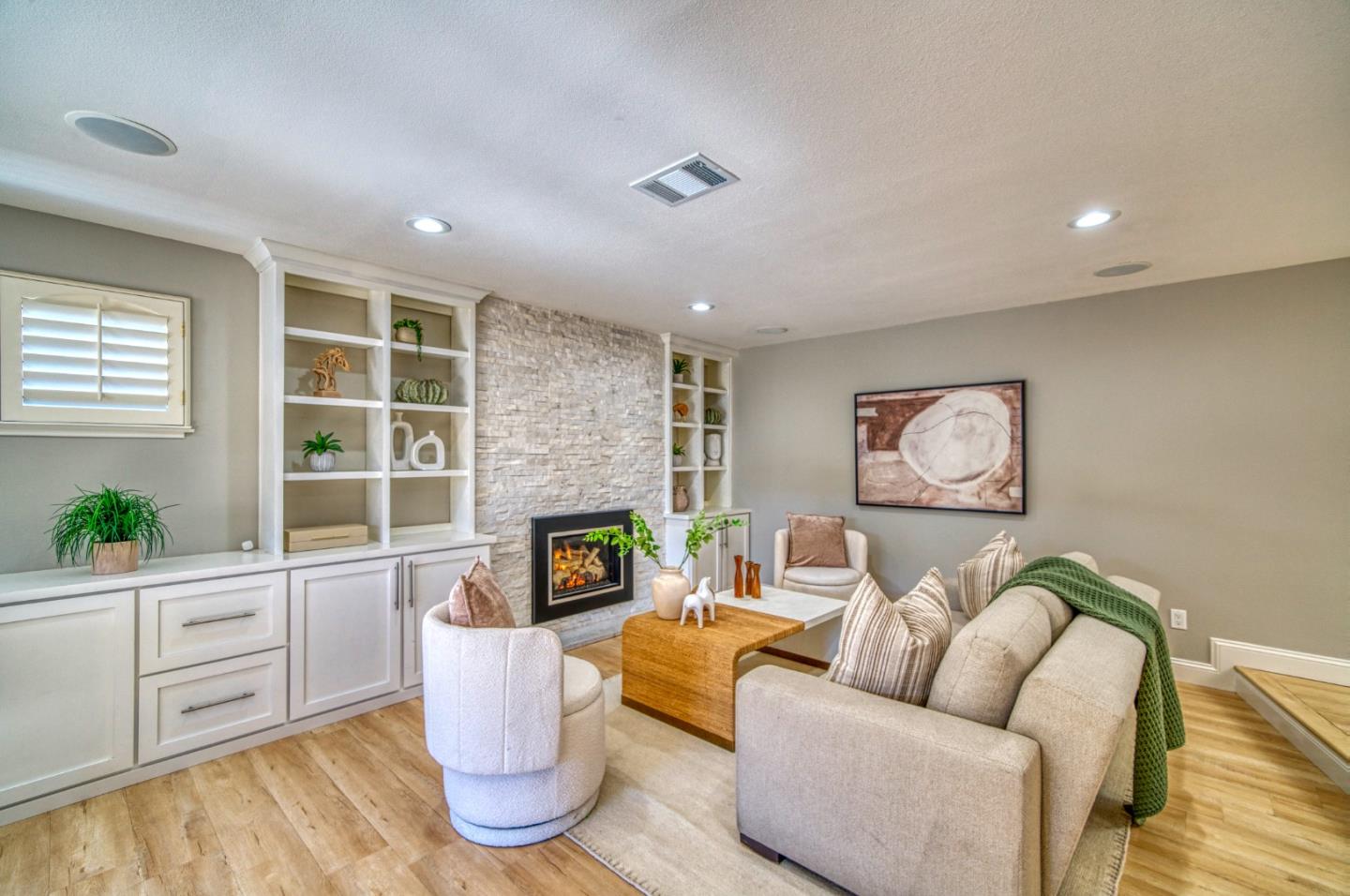 2425 Briarwood Drive