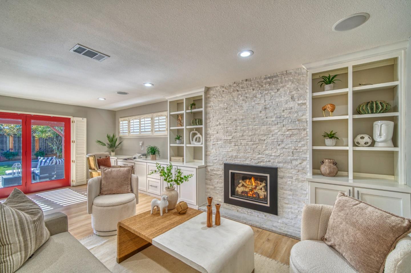 2425 Briarwood Drive