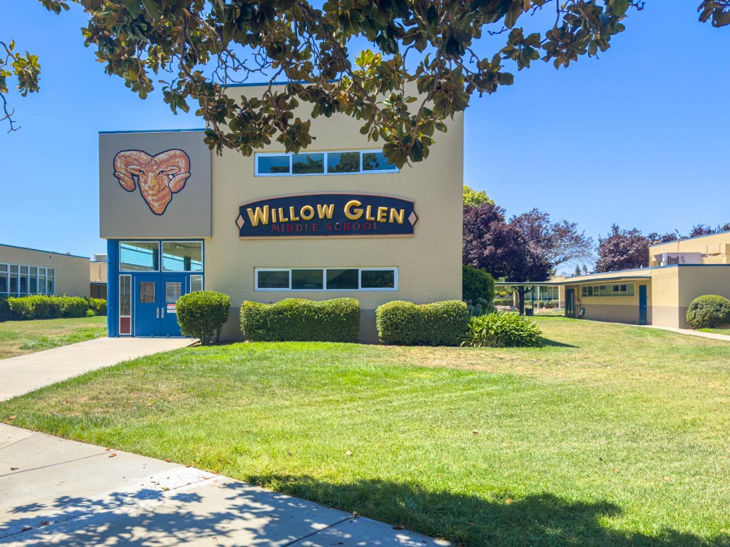 2425 Briarwood Drive