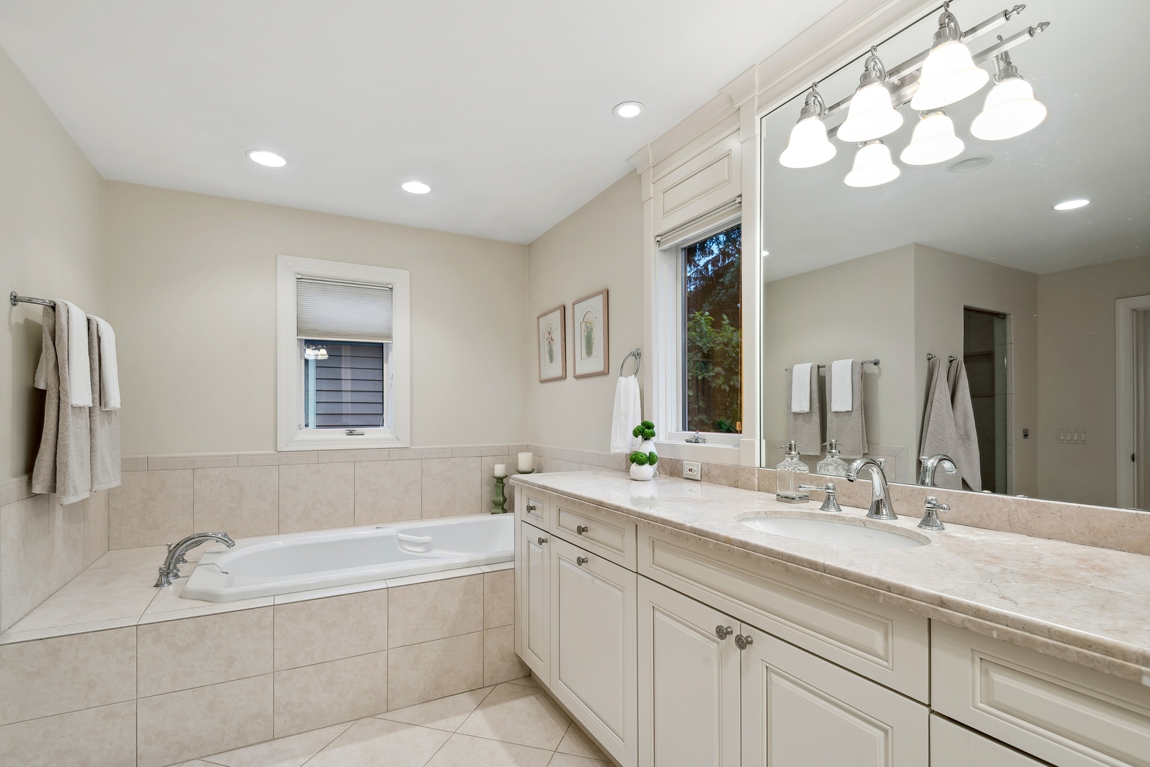 2319 Thornwood Avenue