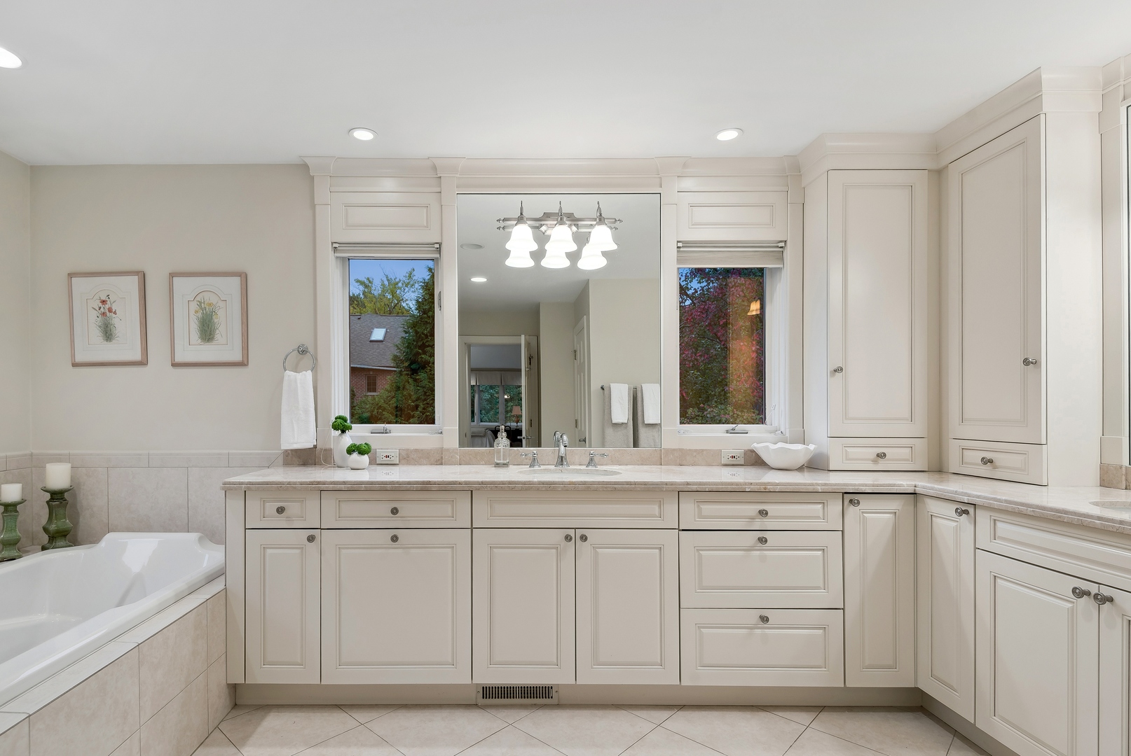 2319 Thornwood Avenue