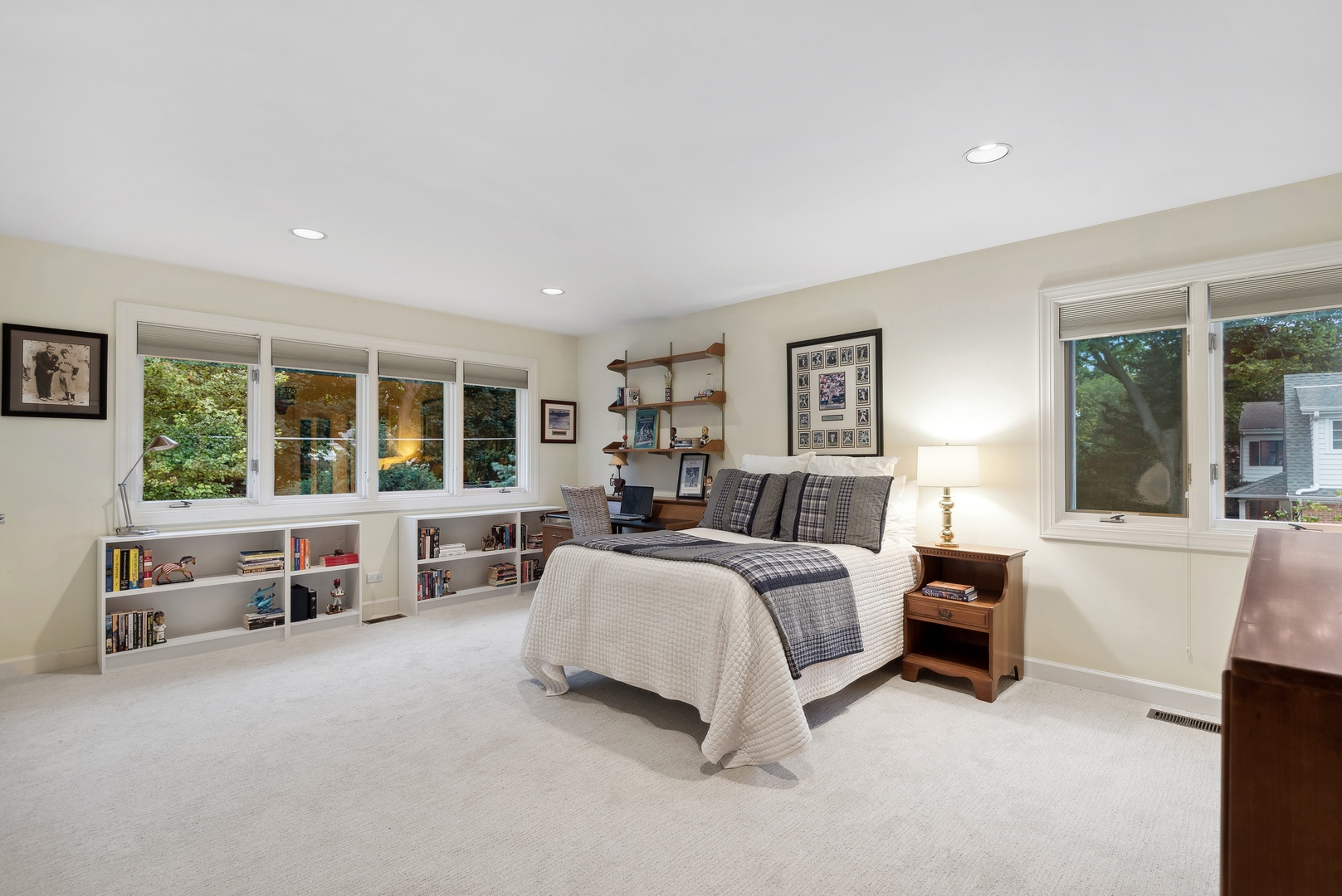 2319 Thornwood Avenue