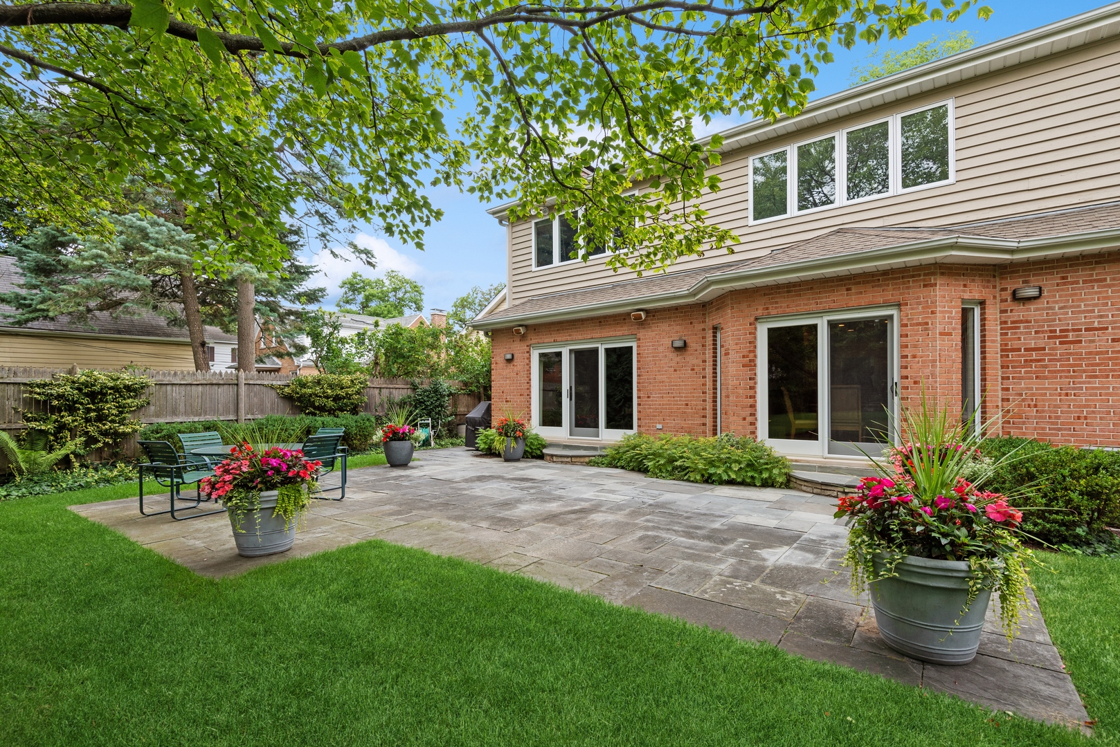 2319 Thornwood Avenue