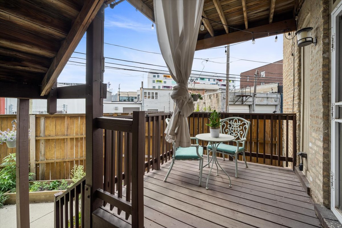 4022 N Monticello Avenue Unit: 1N