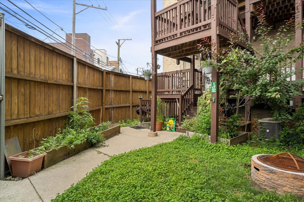 4022 N Monticello Avenue Unit: 1N