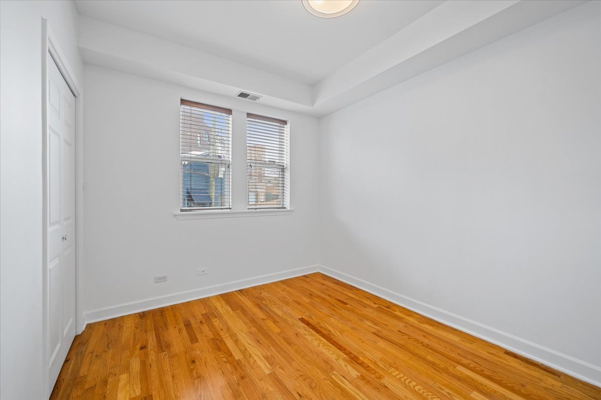 4022 N Monticello Avenue Unit: 1N