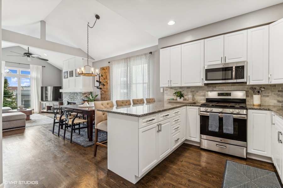 2333 N Leavitt Street Unit: 3N