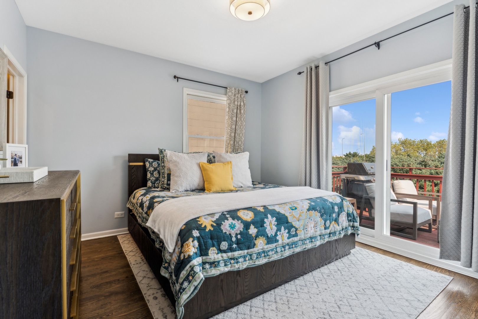 2333 N Leavitt Street Unit: 3N