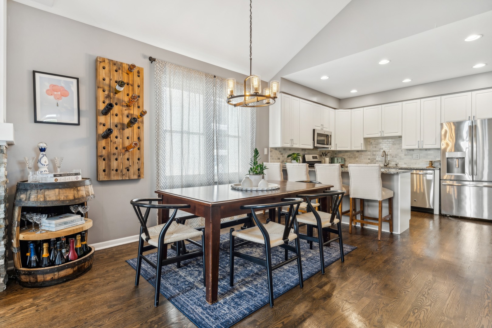 2333 N Leavitt Street Unit: 3N