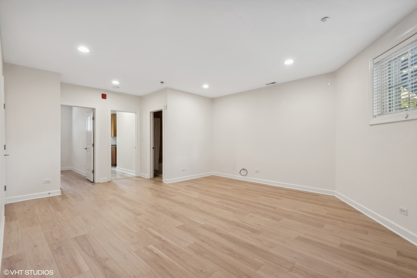 3250 Thayer Street Unit: 0