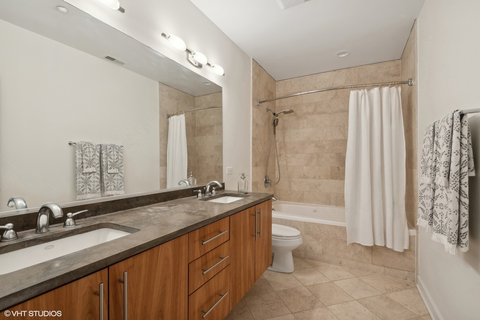 3250 Thayer Street Unit: 0
